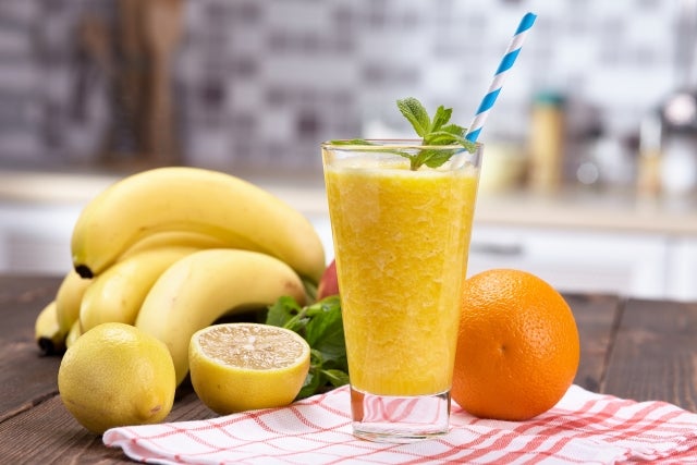 フルーツに含まれる食物繊維は、腸の動きをサポートしてくれるため、すっきりしない日が続くときにも役立ちます。