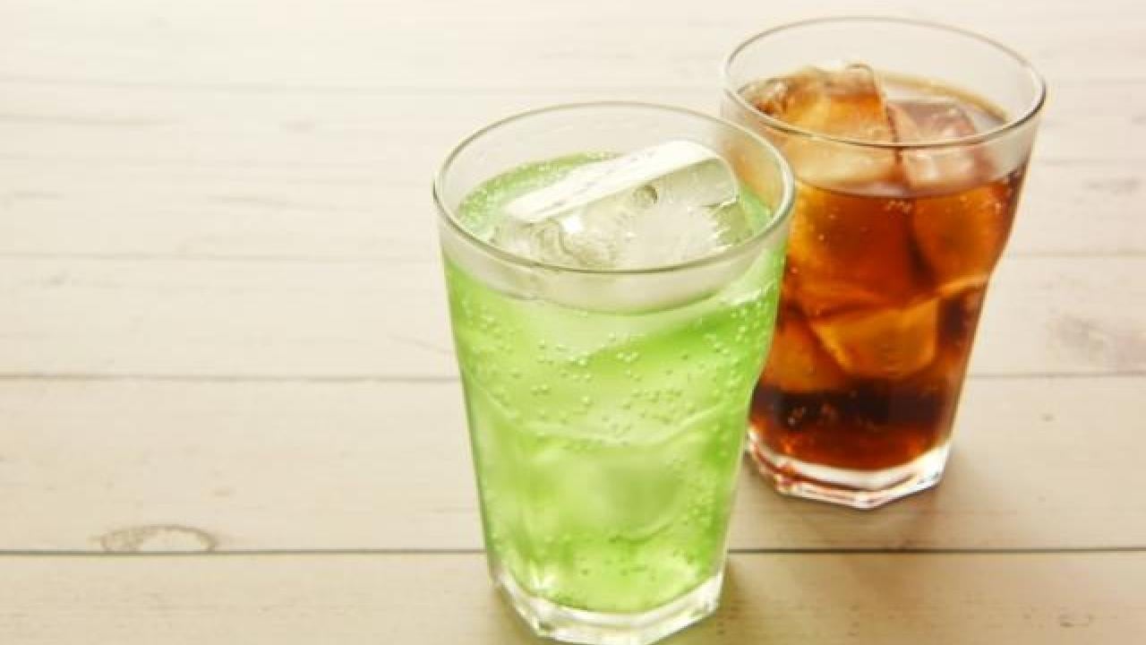 甘いタイプと無糖タイプの2種類について、妊娠中に飲んでも大丈夫なのかどうかを説明