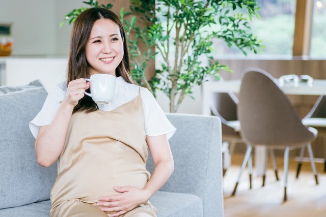 妊娠さんの冷えが続いてしまうと、お腹の張りやむくみ・つりの原因となったり、便秘や肩こり・頭痛が悪化したりする可能性があります。
