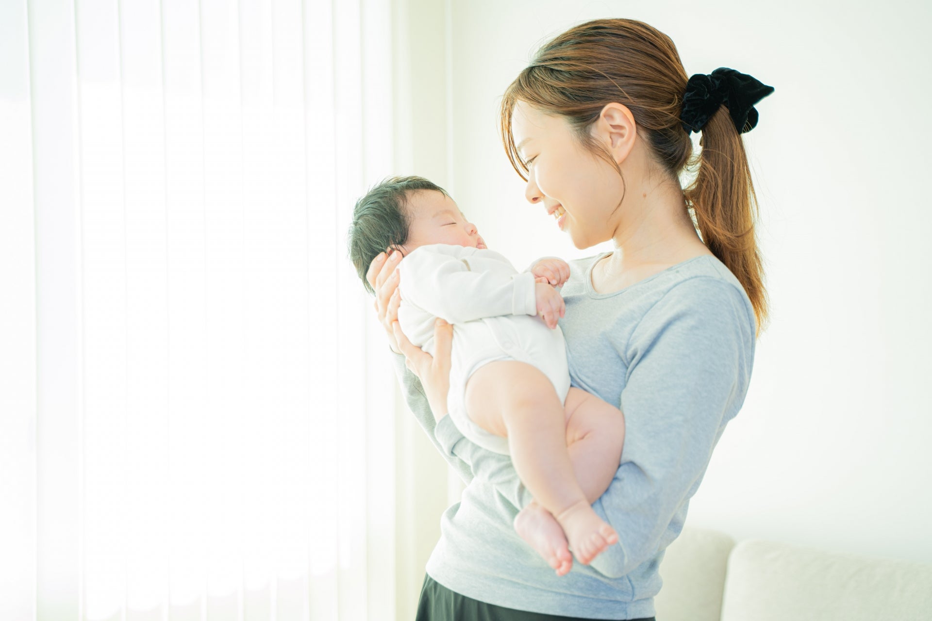 乳酸菌は腸内環境の改善や免疫機能のサポートなど、妊娠中にうれしい効果がいっぱいです。体調が変わりやすい妊娠中は、mamaruで乳酸菌と栄養をしっかり取り入れて、妊娠中のママの健康と赤ちゃんの健やかな成長を守りましょう。