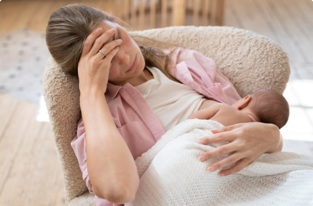 発熱の他に、 下腹部痛、悪臭のある悪露、かたまりのある悪露、全身の倦怠感