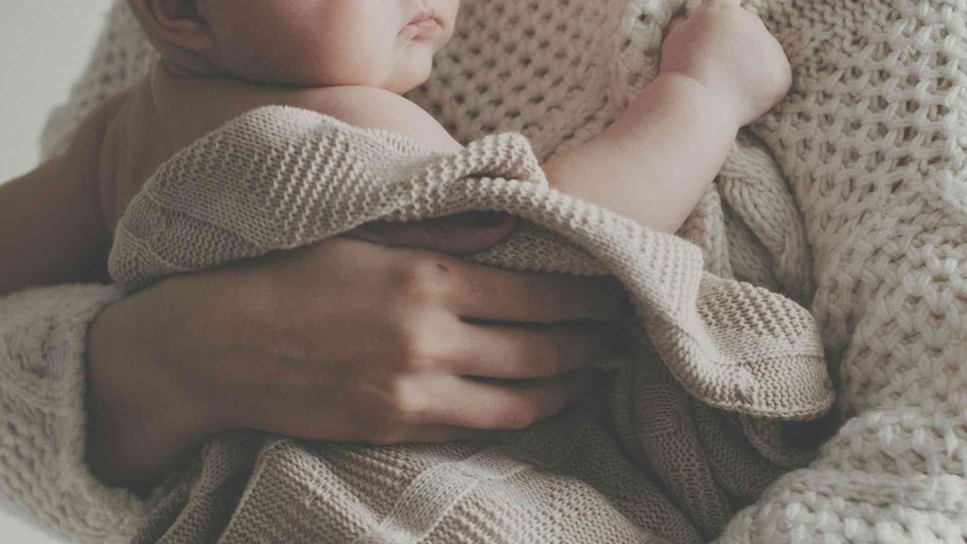 母乳が出ない人の特徴と原因5つを紹介