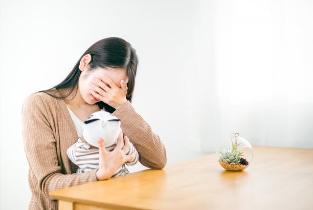 産後は知らず知らずにストレスを溜めているもの。ストレスによってホルモンバランスが崩れて生理に関係する女性ホルモンに影響を与えてしまうことがあります。