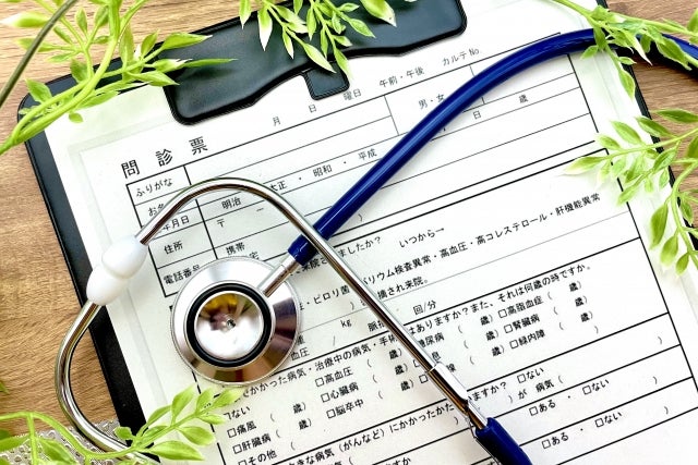 産後うつは、気持ちの落ち込みだけでなく、体にもさまざまな変化があらわれます。