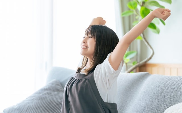 心や体がつらいときは、まず休むことを優先してかまいません。家事や育児を無理にこなそうとせず、生活の負担をできるだけ減らしましょう。