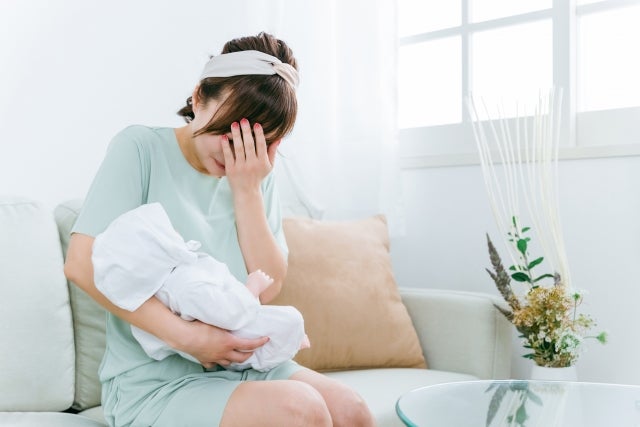 出産後は気持ちが大きく揺れ動きやすく、理由もなく落ち込んだり、不安が強くなりやすい時期。