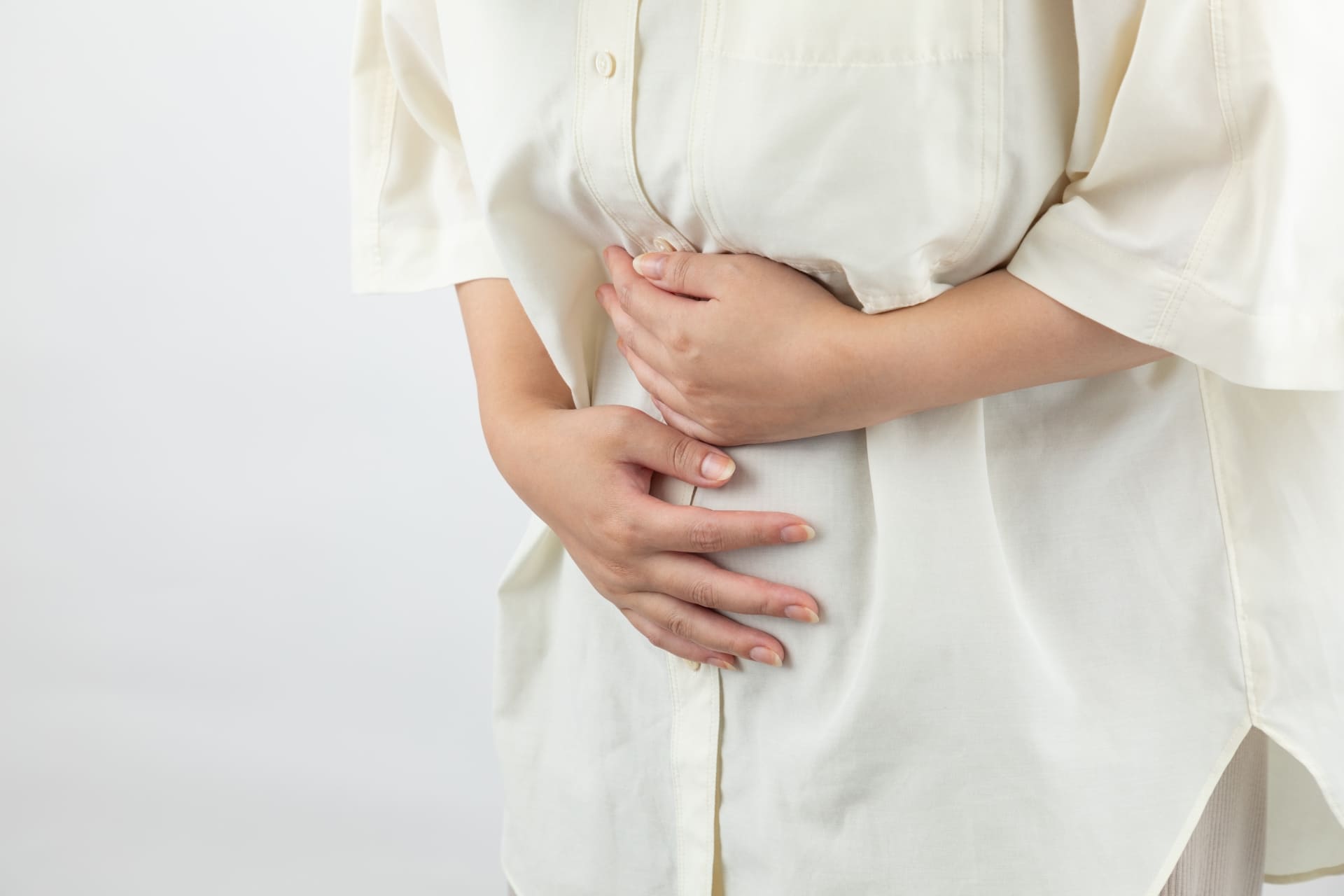 妊娠により体が変化することで、妊娠中期は腹痛が起こることもある
