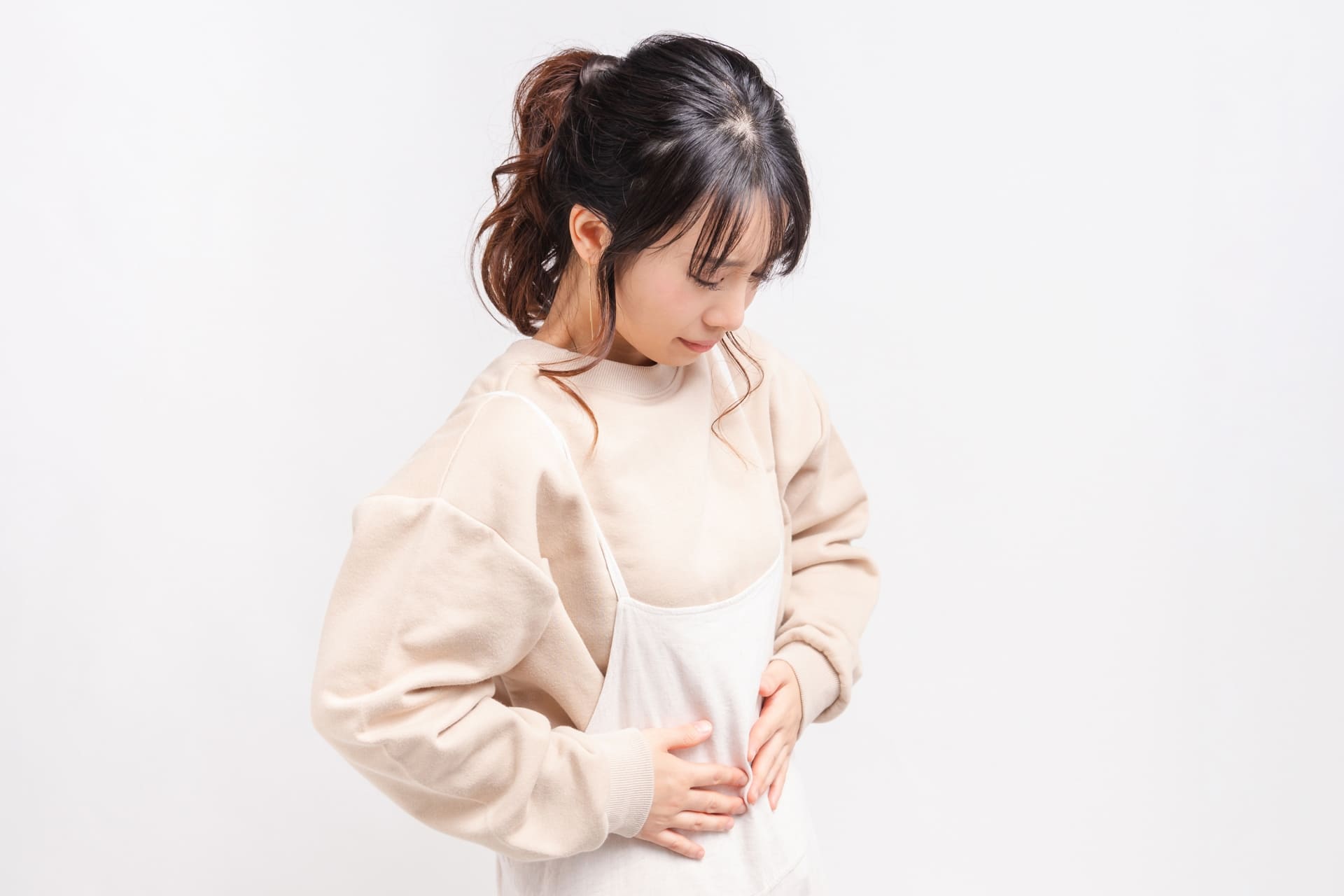 妊娠中期の腹痛の対処法を4つ紹介