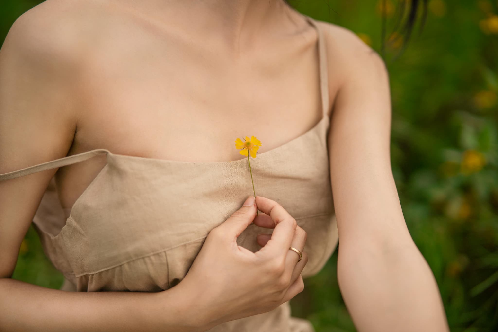妊娠をすると乳首の痛みや胸の張りを感じることがある