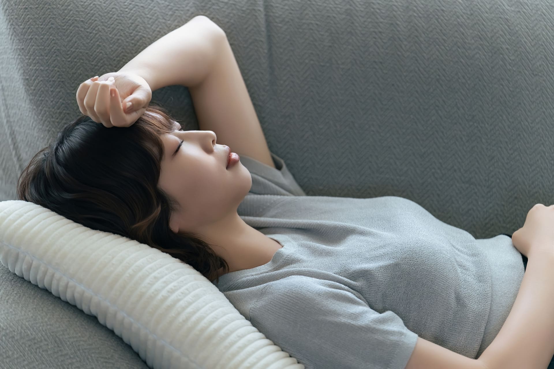 強い眠気を感じる「眠りづわり」について解説