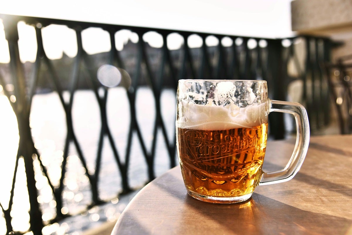 アルコールの摂り過ぎは不妊につながることがあるので、妊活を始めたタイミングから飲み過ぎには注意する