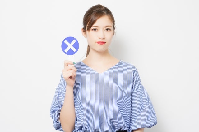 妊娠中はお酒やたばこをやめる必要があることを伝えているイメージ写真