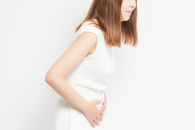 お腹に張りや生理のときのような痛みを感じることがあります。