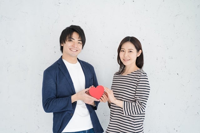 男性のビタミンD不足は、精子の運動率や総数の低下と関連するという報告があります。また、不足を改善することで、精子の質が向上したとする臨床研究も一部で示されています。