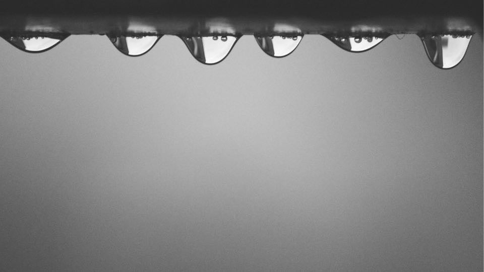 マタニティーブルーが起こりやすい時期と原因について解説します