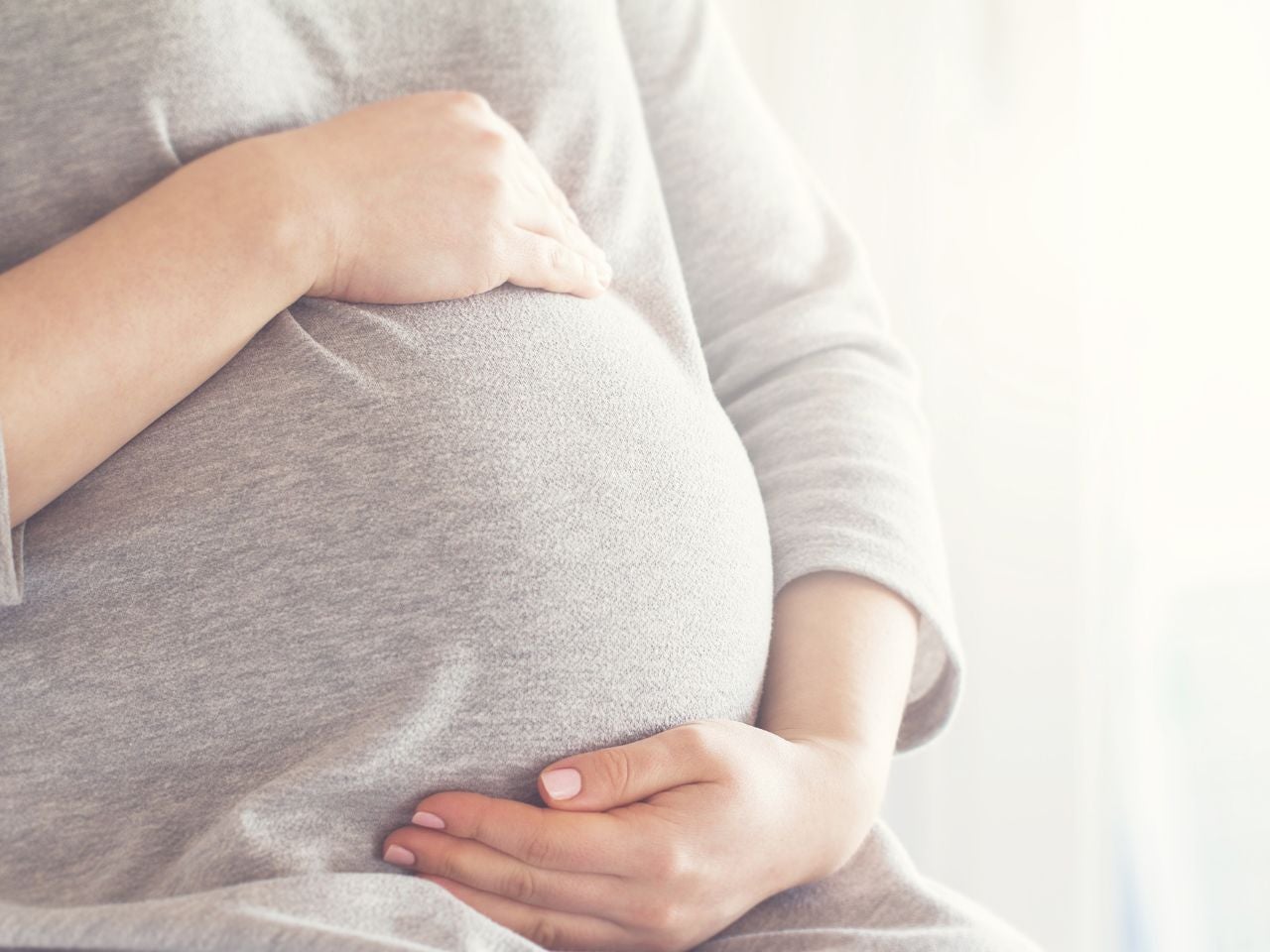 妊娠中期は子宮拡大するため息苦しくなることも