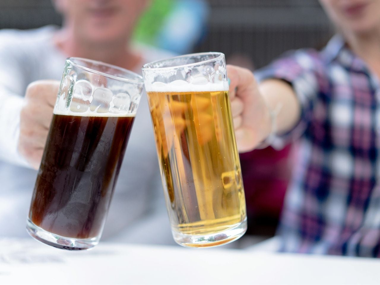 妊活中の男性も、過度な飲酒には注意が必要です。まずは、お酒が妊活中の男性に与える影響についてみていきましょう。 
